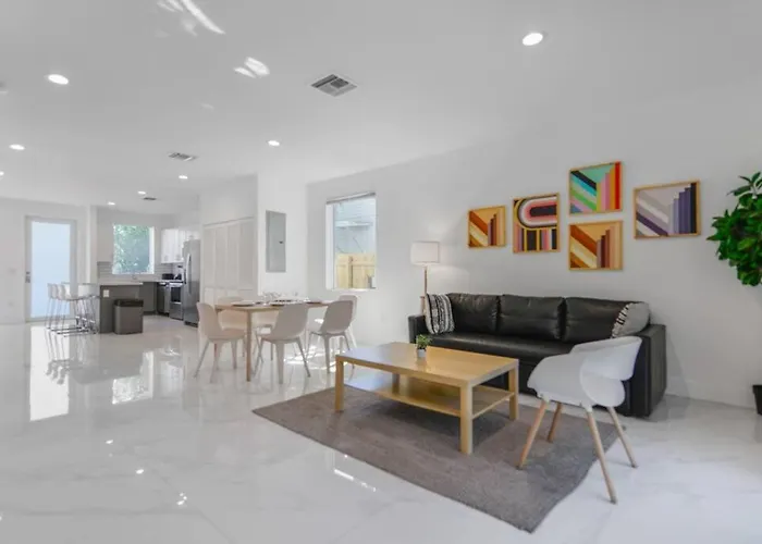 Wonderful 3 Bedrooms House, Spacious&Bright